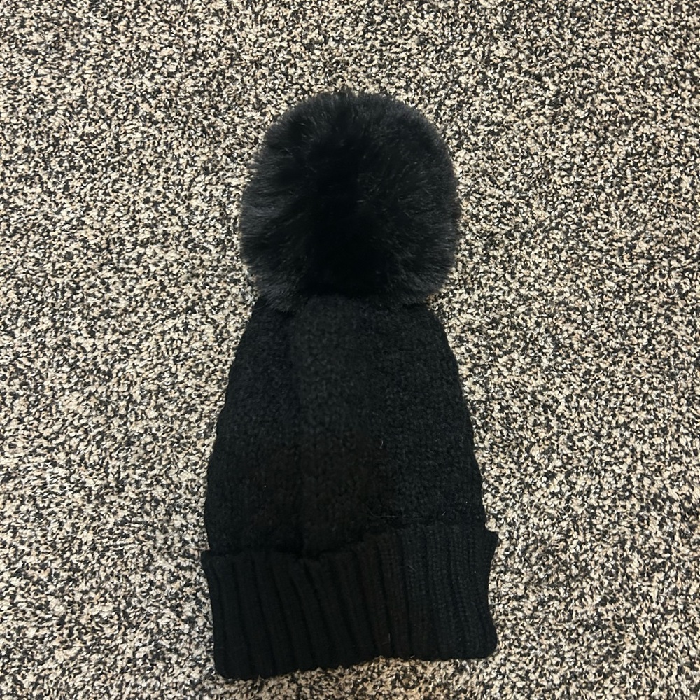 Black Pom-Pom Beanie